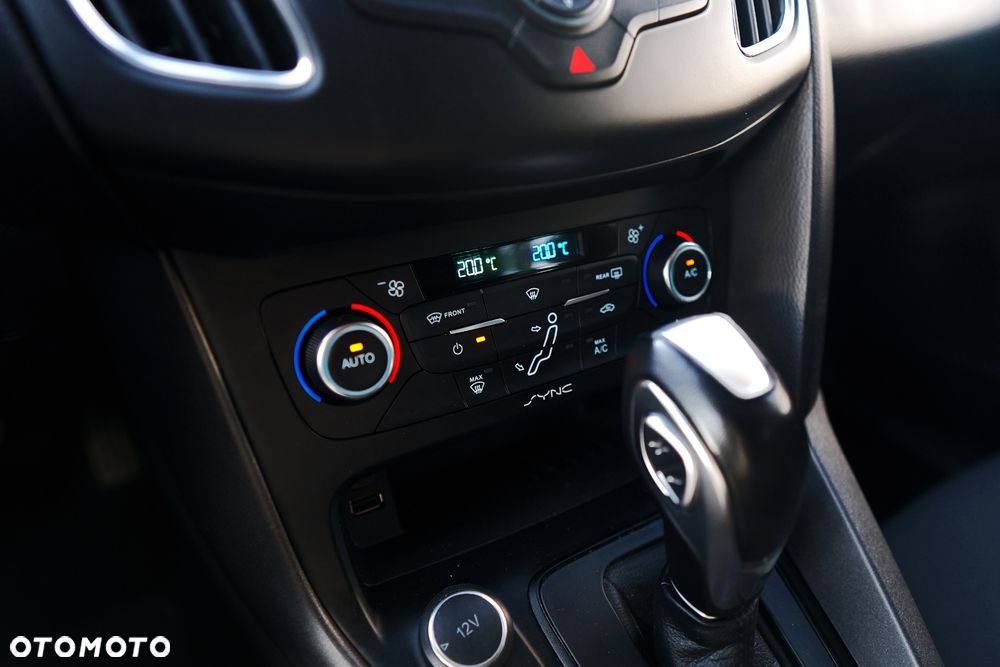Ford Focus 1.6 Trend Sport PowerShift - 17