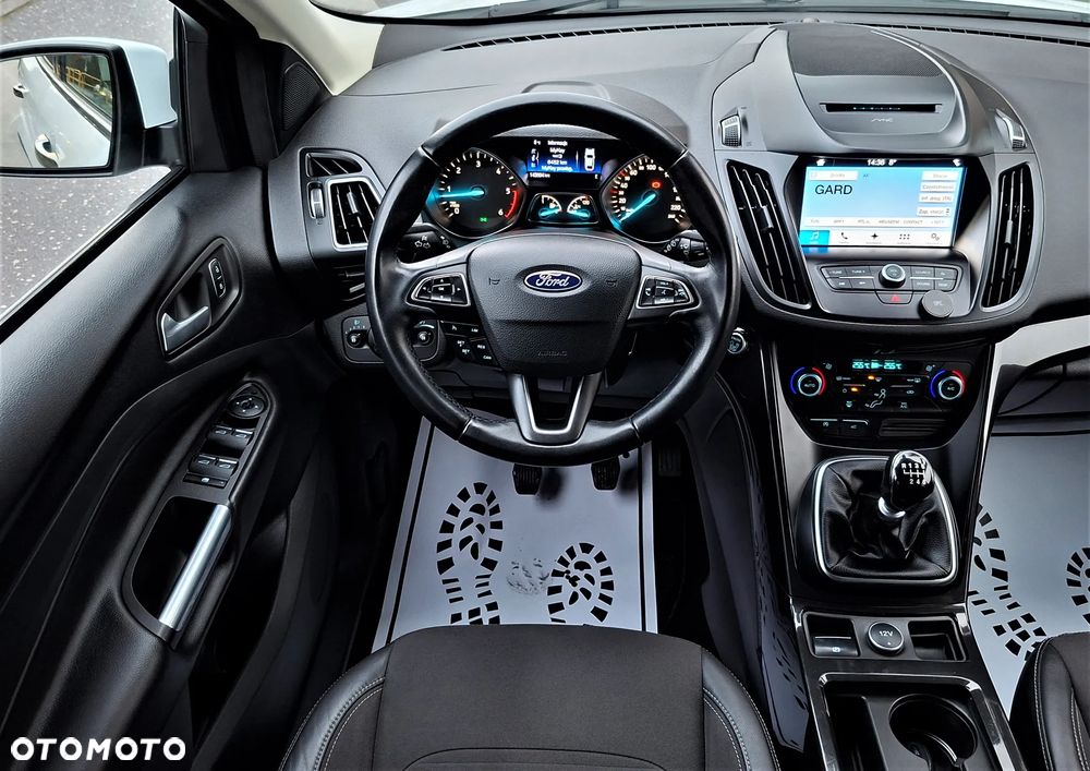 Ford Kuga 2.0 TDCi 2x4 Titanium - 35