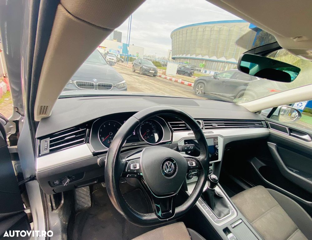 Volkswagen Passat - 8