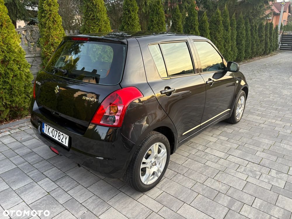 Suzuki Swift - 4