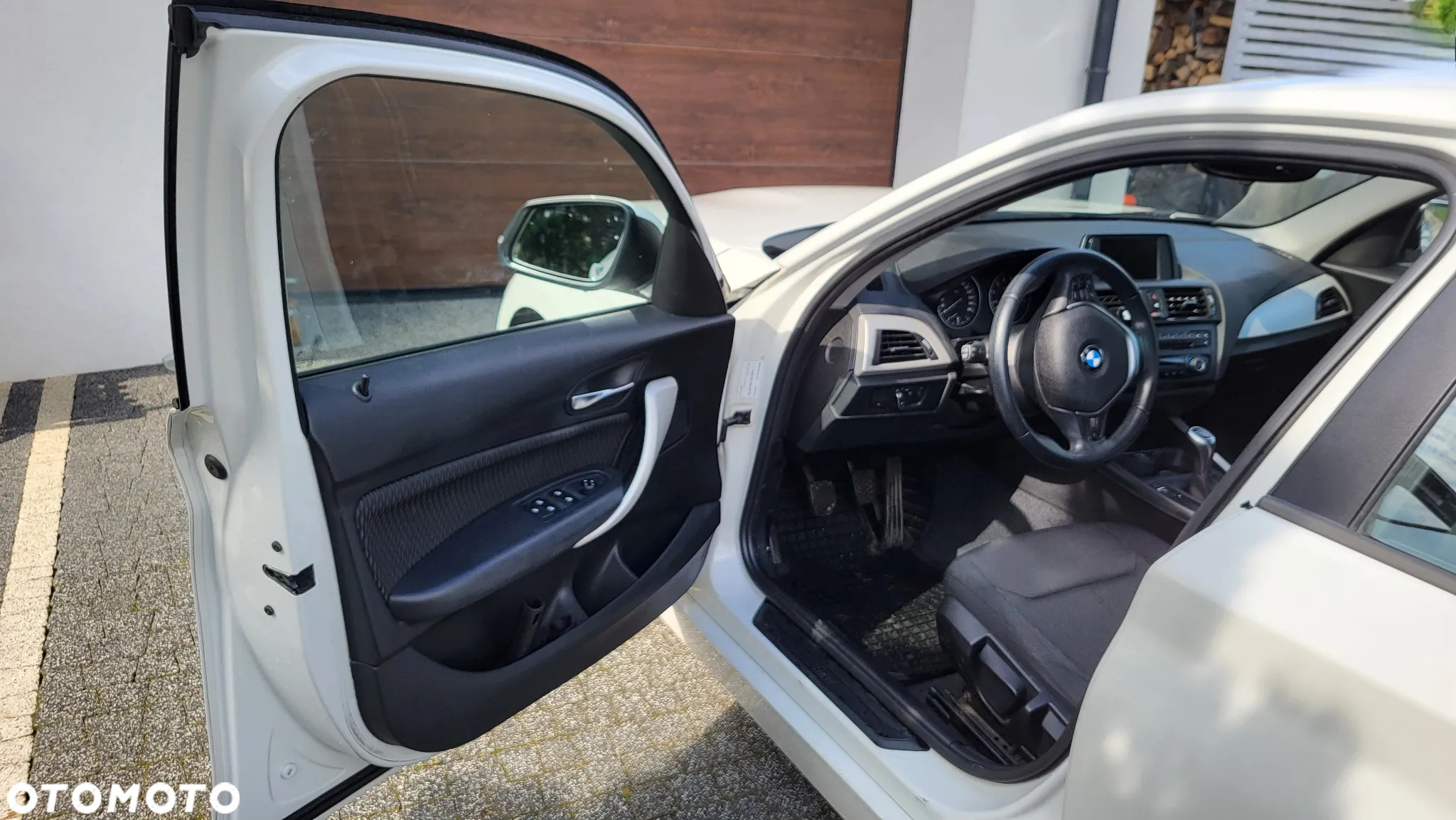 BMW Seria 1 116i - 11
