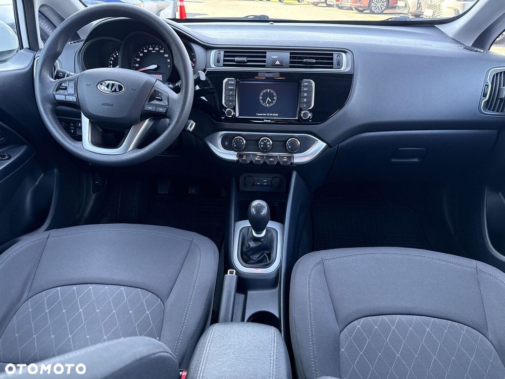 Kia Rio 1.4 M - 12
