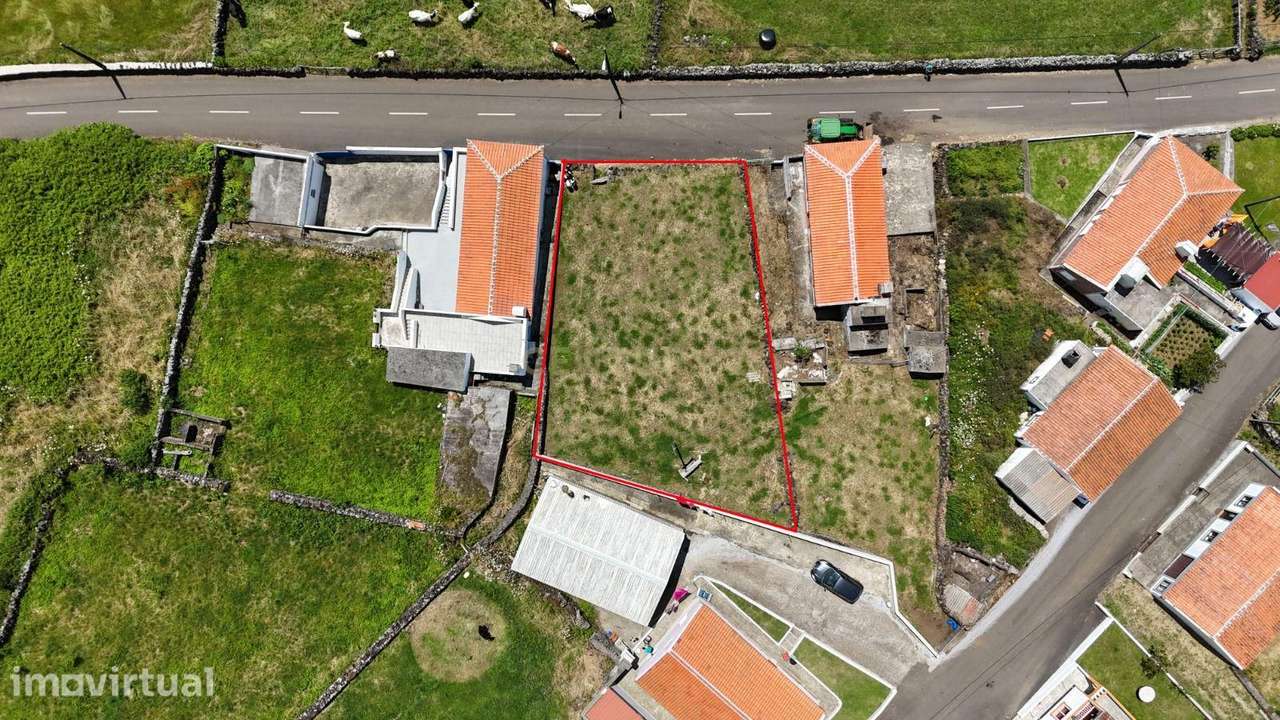 Terreno urbanizável nas Doze Ribeiras – Um Refúgio em Plena Natureza - Grande imagem: 2/8