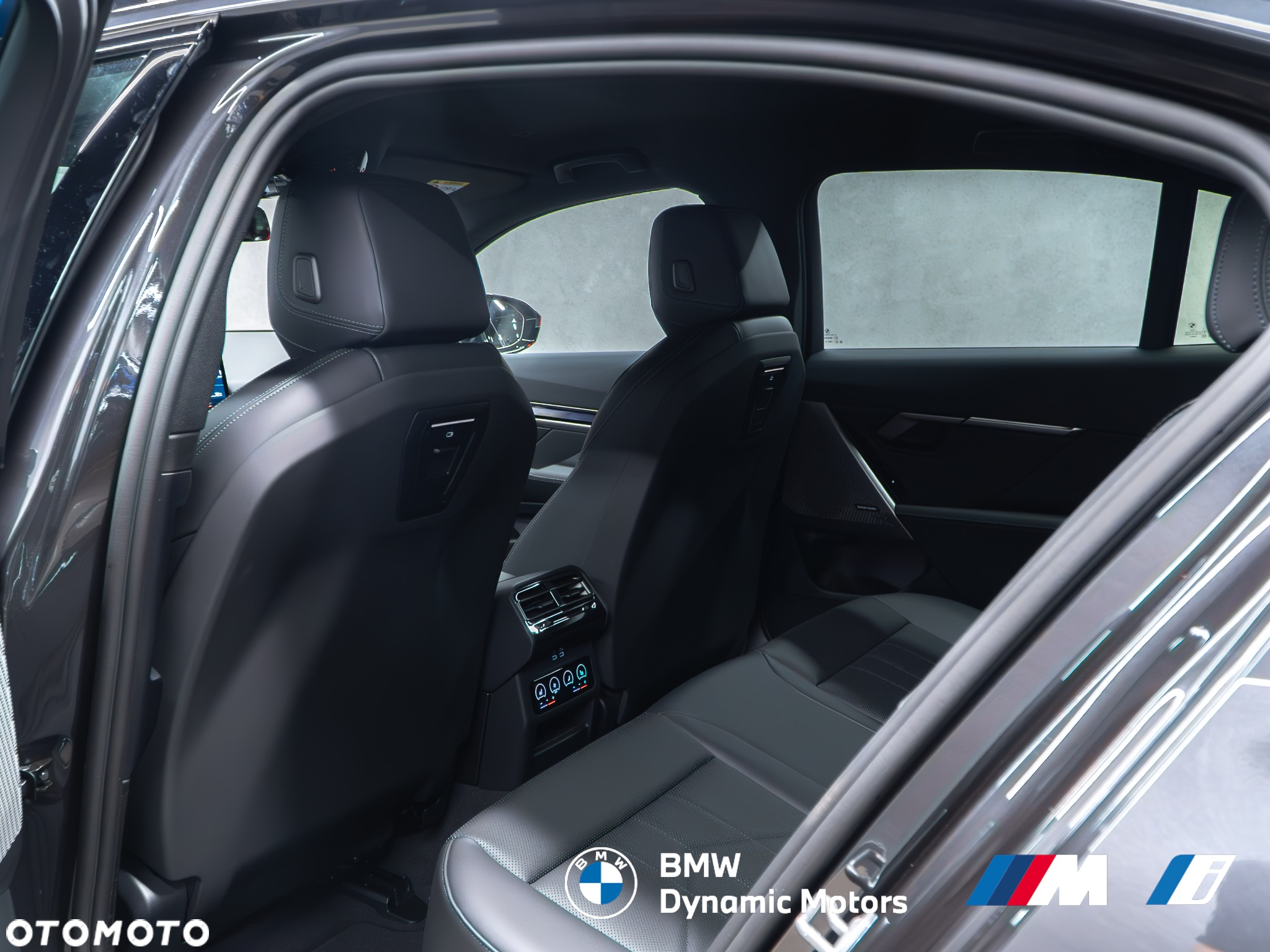 BMW Seria 5 520d xDrive - 24