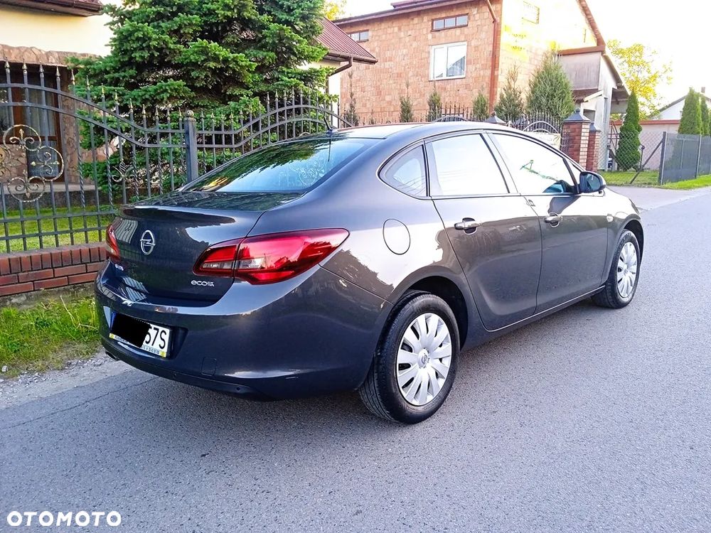Opel Astra 1.4 T Executive EU6 - 24