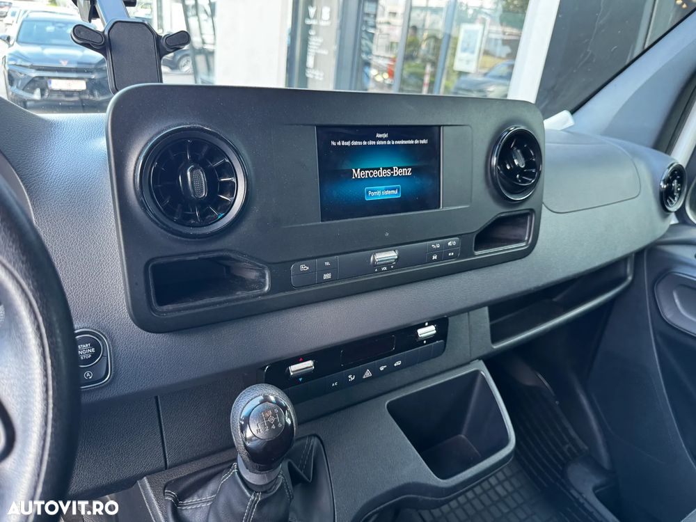 Mercedes-Benz Sprinter - 9