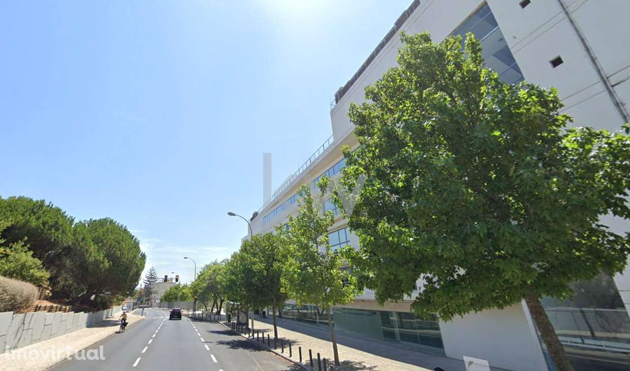 Escritório com 126 m2 e 2 lugares de estacionamento em Algés. 4% Yield - Grande imagem: 5/15