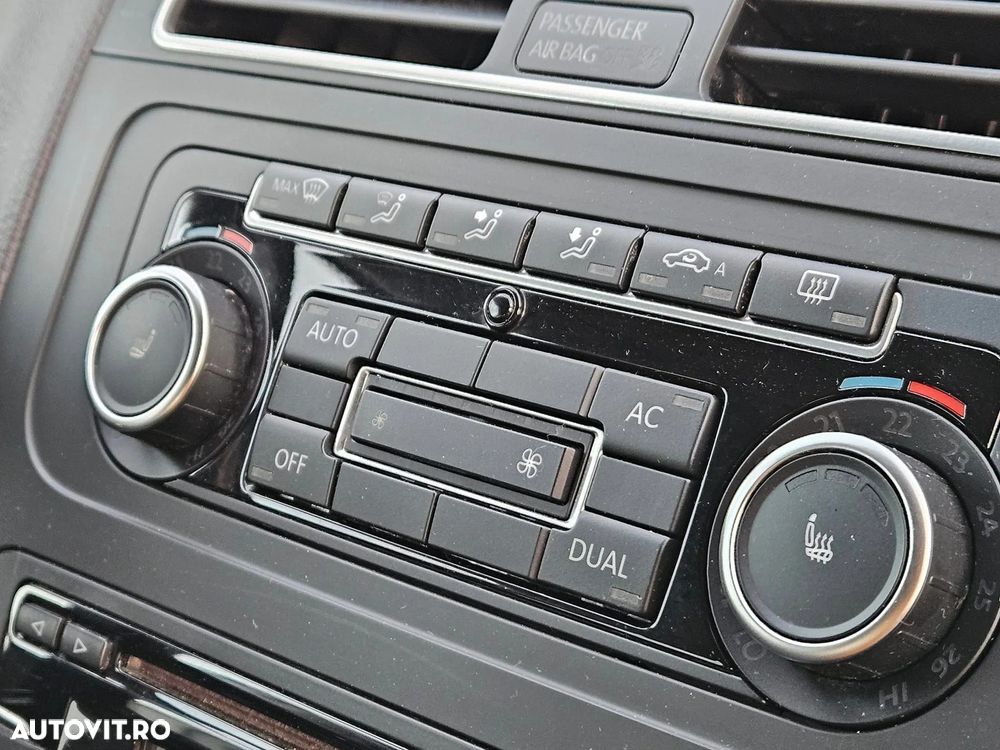 Volkswagen Touran 1.6 TDI DPF BlueMotion Technology STYLE - 9