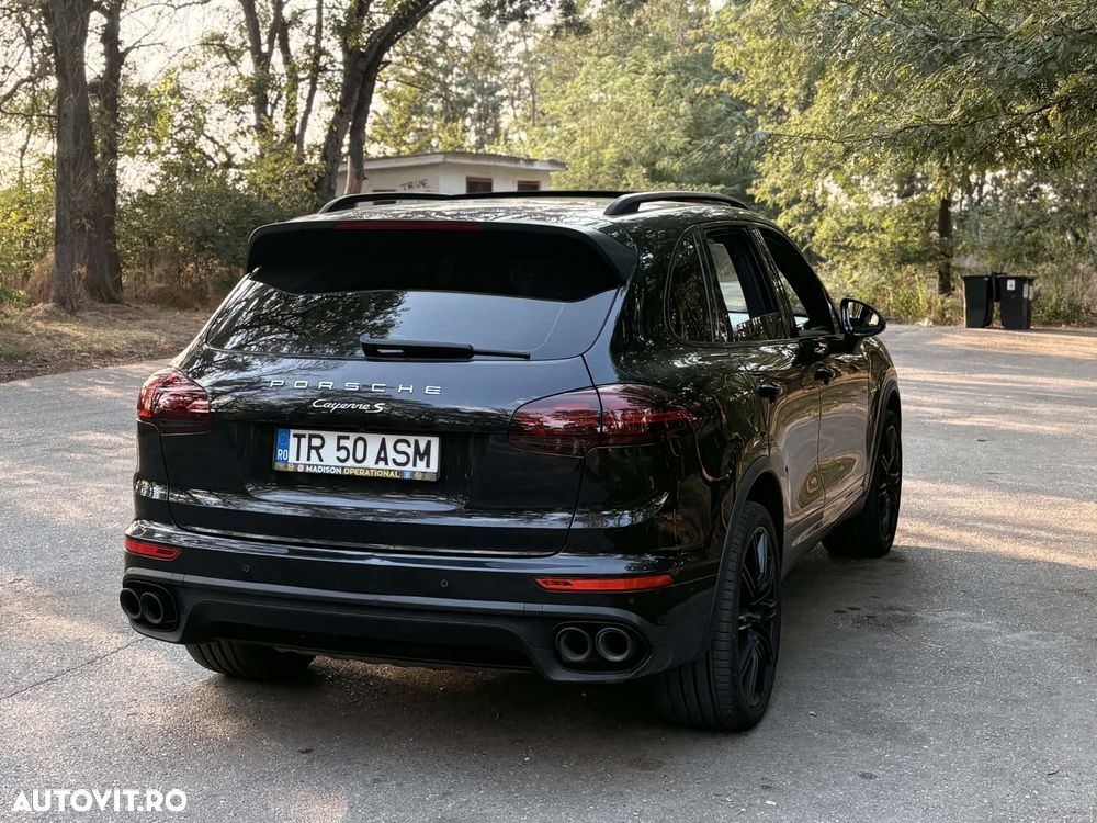 Porsche Cayenne 4.2 L S - 14