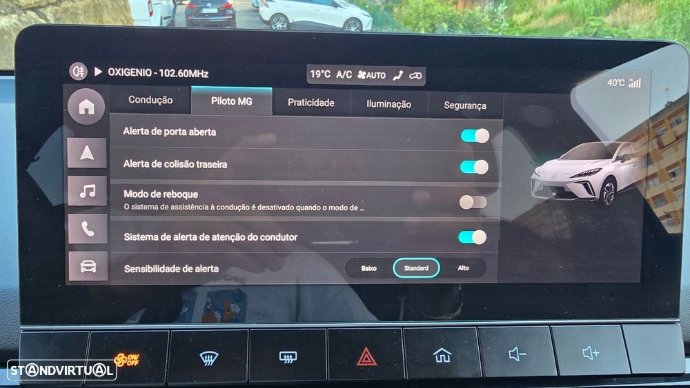 MG MG4 64 kWh Luxury - 32