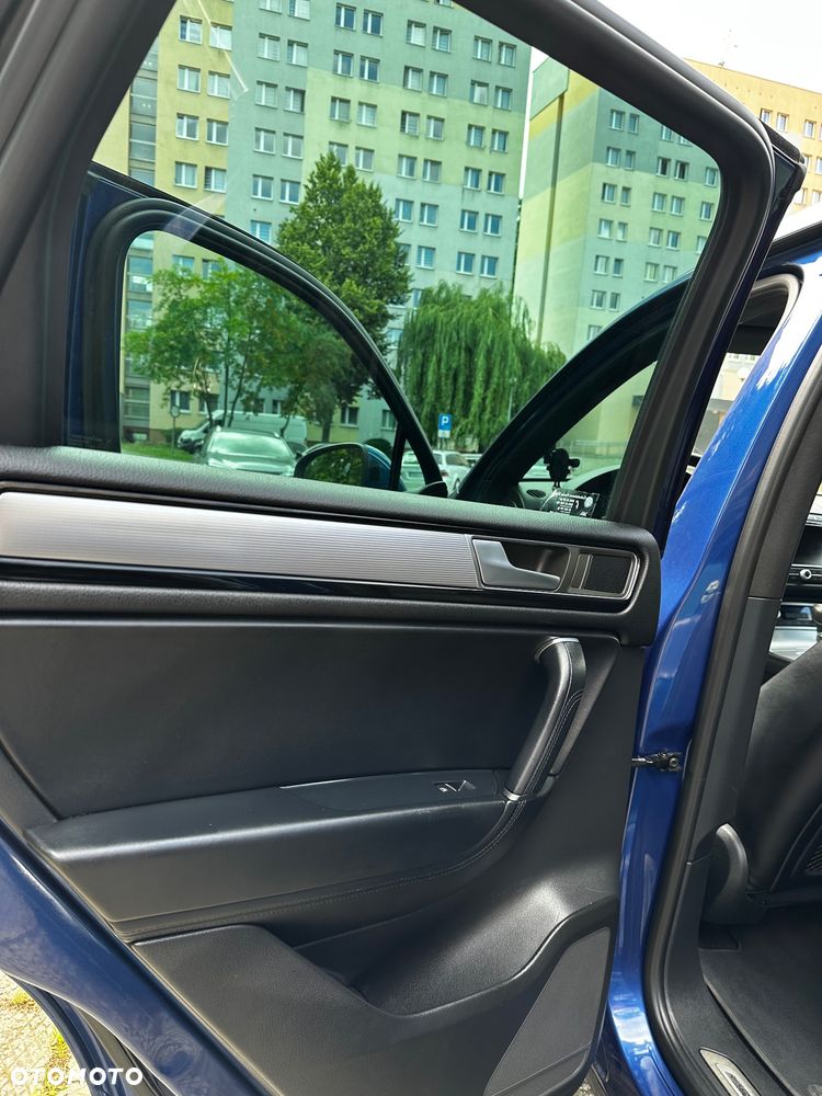 Volkswagen Touareg 3.0 V6 TDI BMT Perfectline R-Style - 24