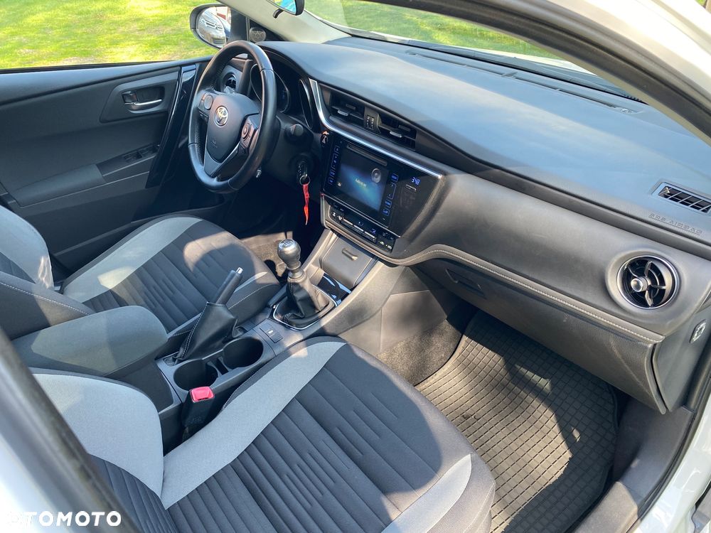 Toyota Auris 1.6 Valvematic Executive - 22