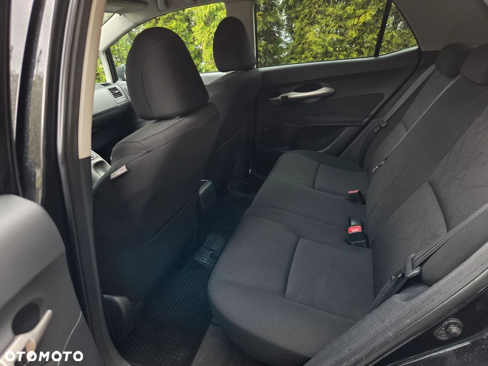 Toyota Auris 1.4 D-4D Terra - 26