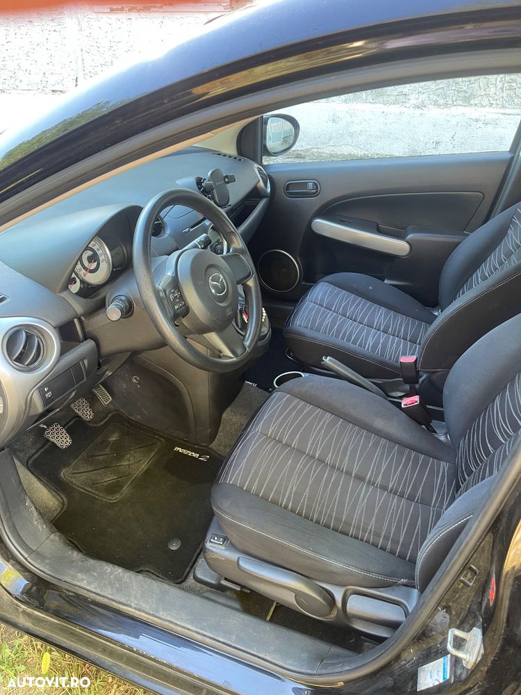 Mazda 2 2009 photo 5