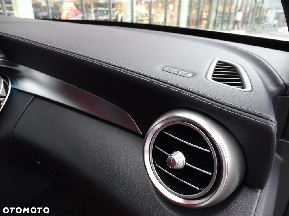 Mercedes-Benz Klasa C 200 7G-TRONIC AMG Line - 13