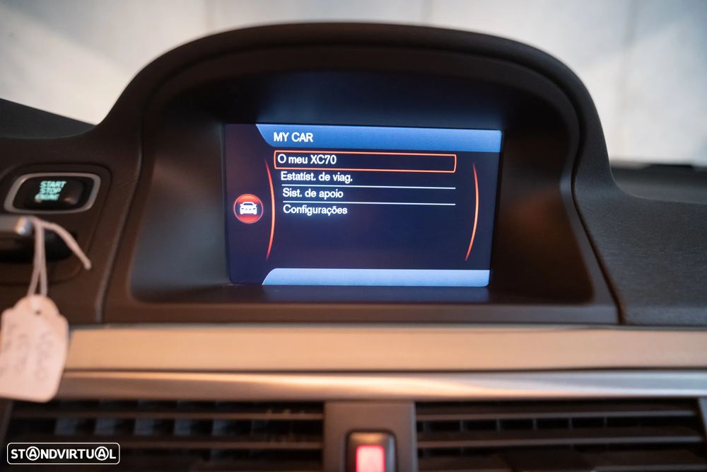 Volvo XC 70 2.4 D3 Momentum Geartronic - 24