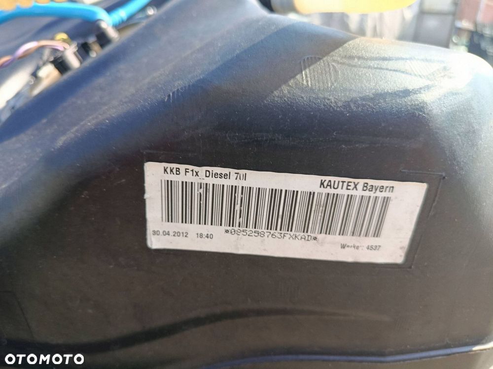 BMW 5 F11 ZBIORNIK BAK PALIWA 2.5D N47 7225002 - 6