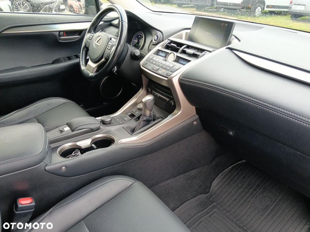 Lexus NX 300h Comfort AWD - 11