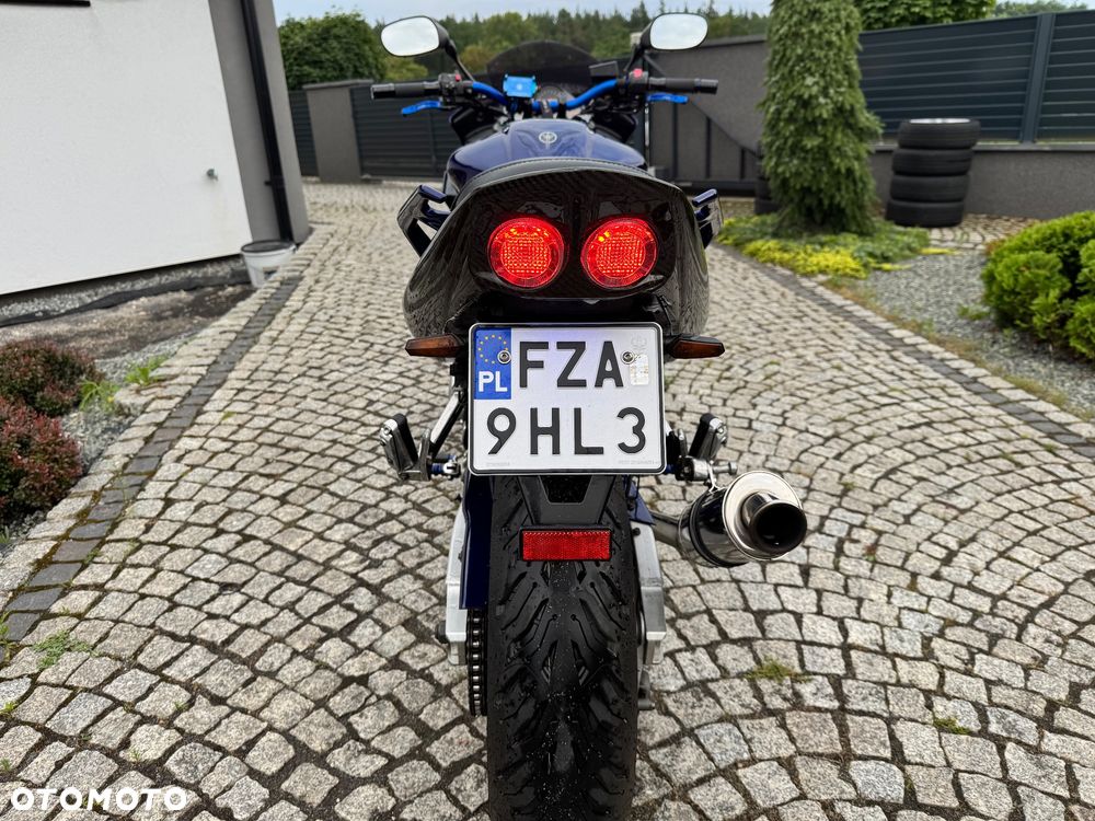 Yamaha FZS - 22