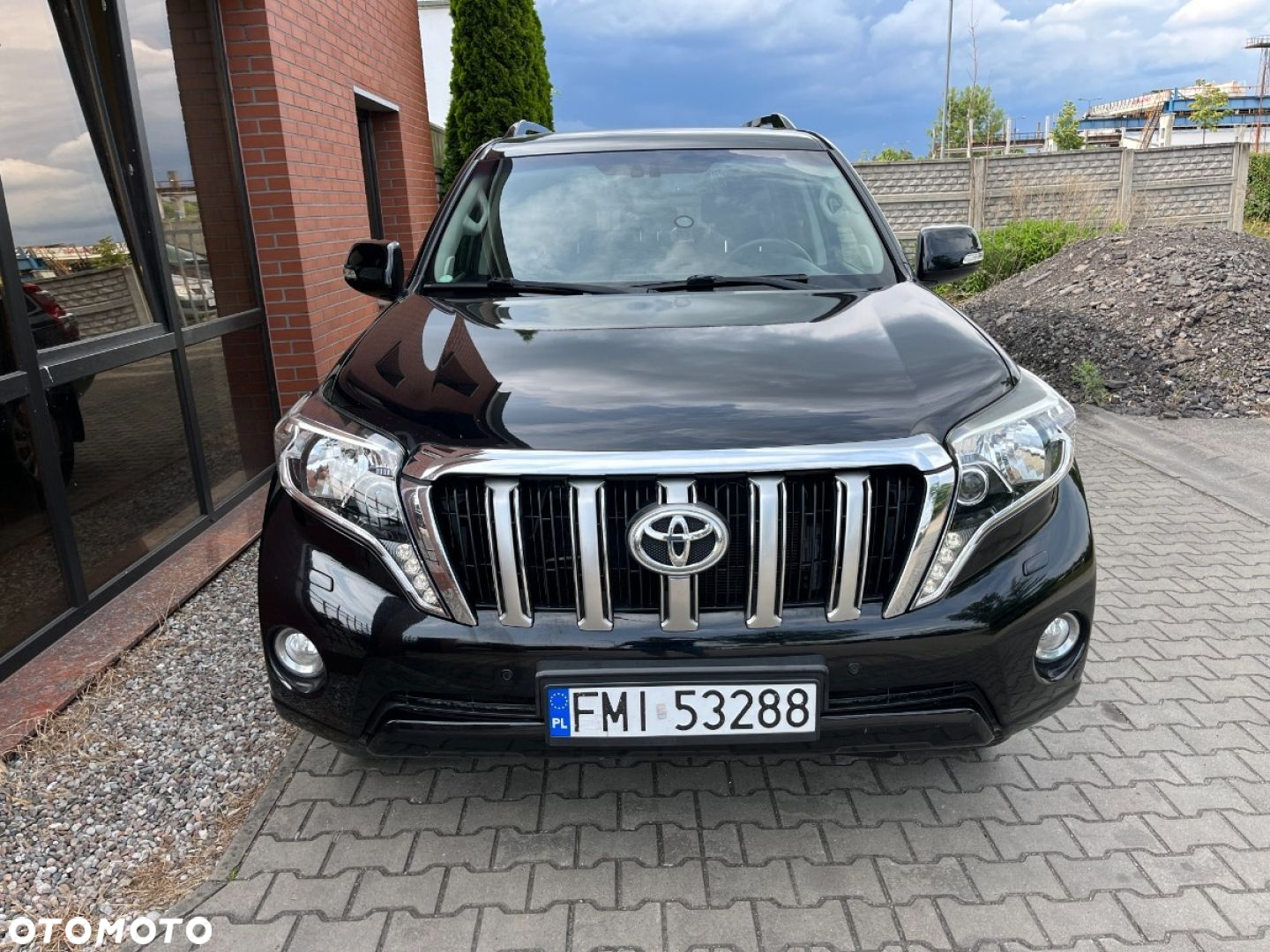 Toyota Land Cruiser - 4