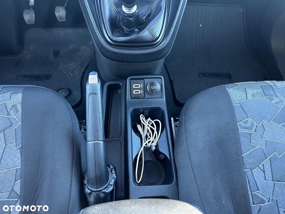 Ford Transit Connect - 19