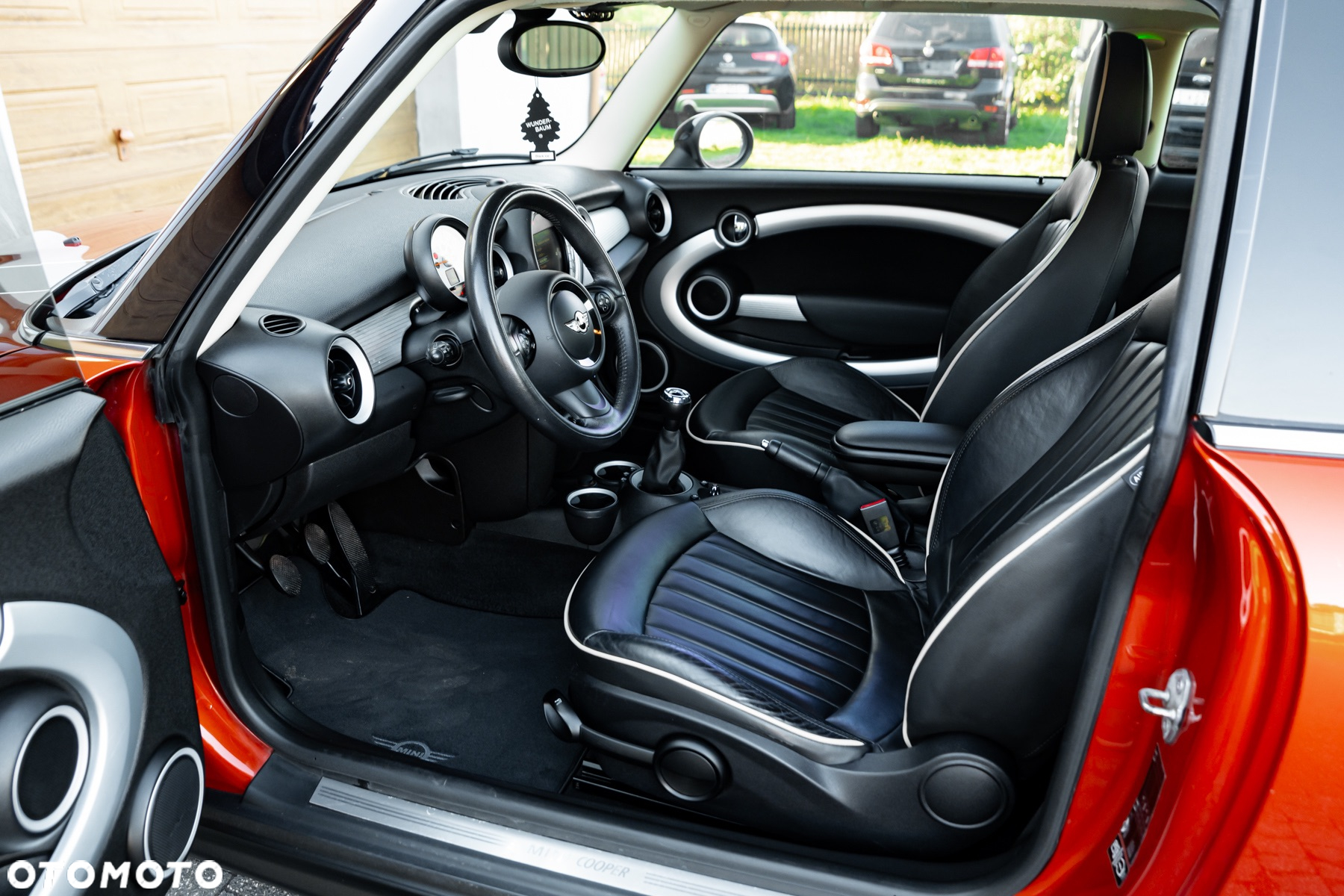 MINI Cooper Standard - 16