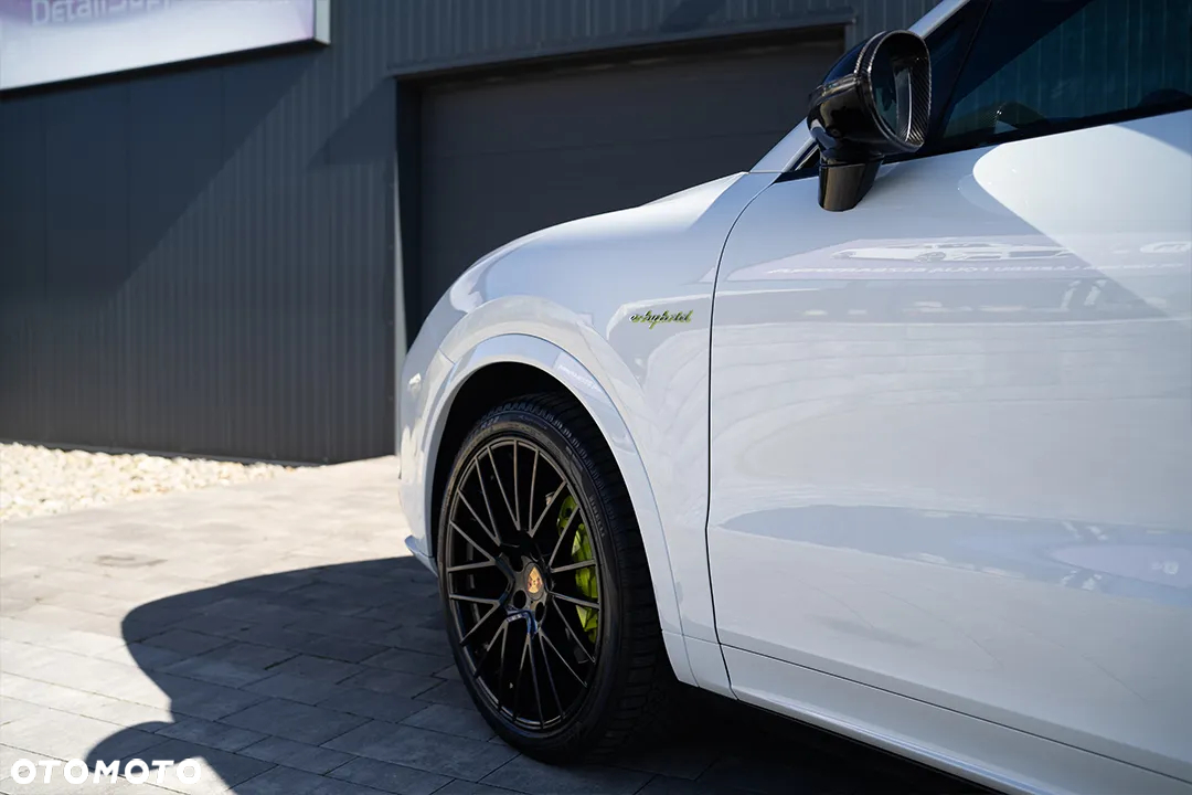 Porsche Cayenne Coupe Platinum Edition - 27