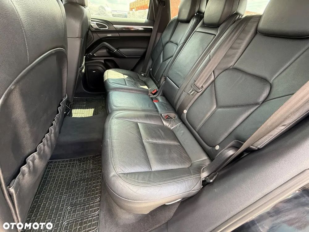 Porsche Cayenne Diesel Platinum Edition - 26