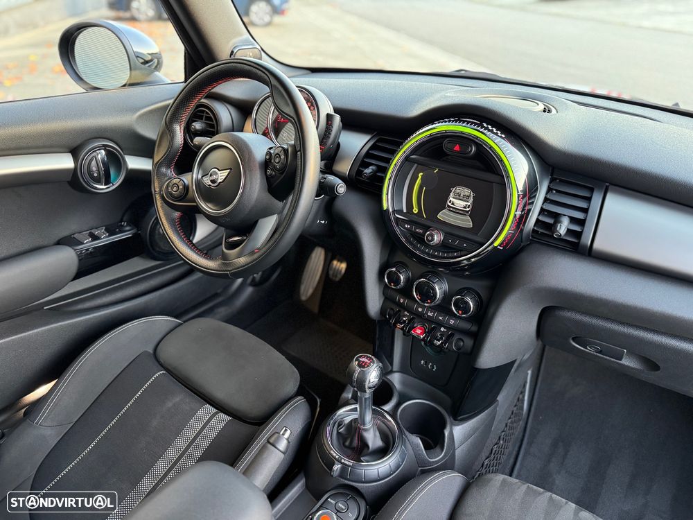 MINI Cabrio John Cooper Works - 14