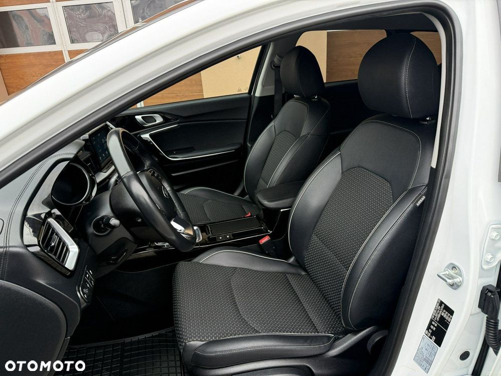 Kia Ceed 1.4 T-GDI L Business Line Plus DCT - 23