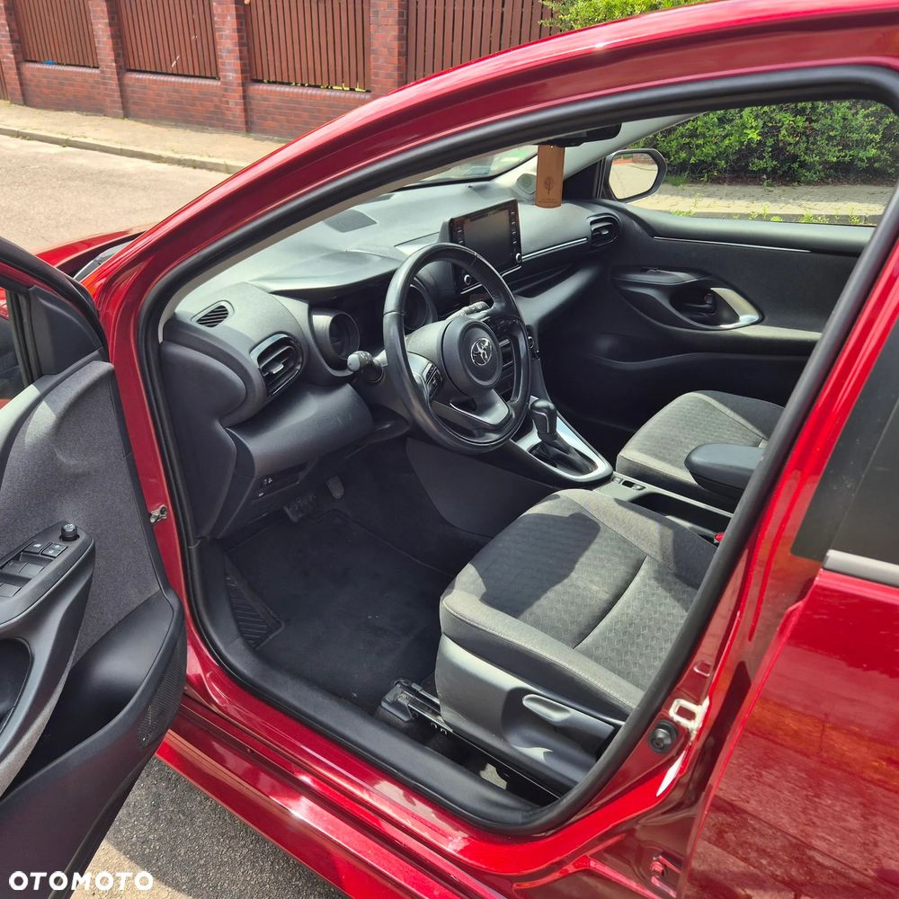 Toyota Yaris Hybrid 100 Active - 9