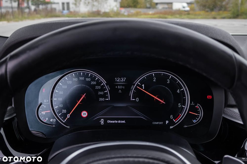 BMW Seria 5 520d xDrive - 29