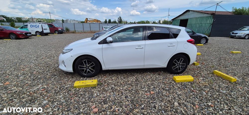 Toyota Auris - 4