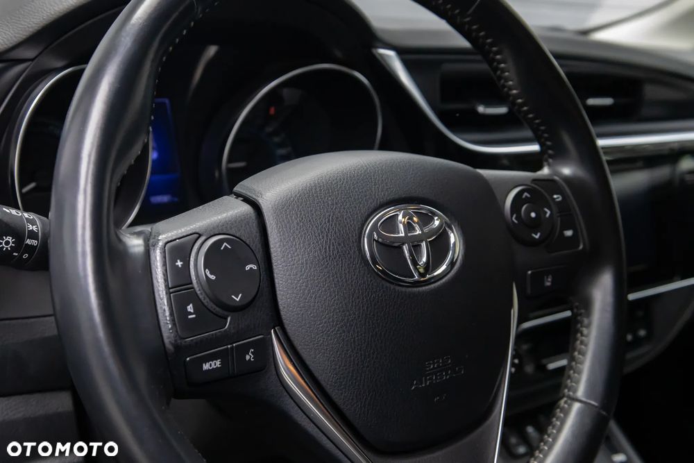 Toyota Auris Hybrid 135 Premium - 23