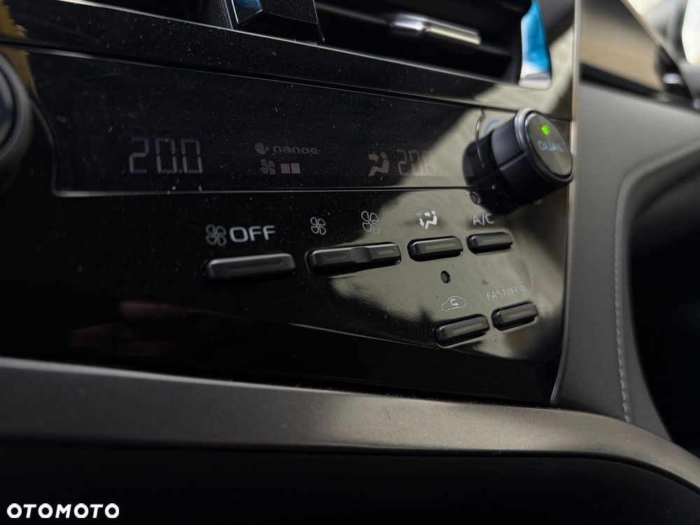 Toyota Camry 2.5 Hybrid Comfort CVT - 28