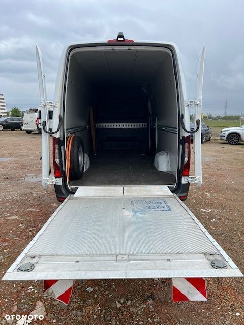 Mercedes-Benz Sprinter - 7