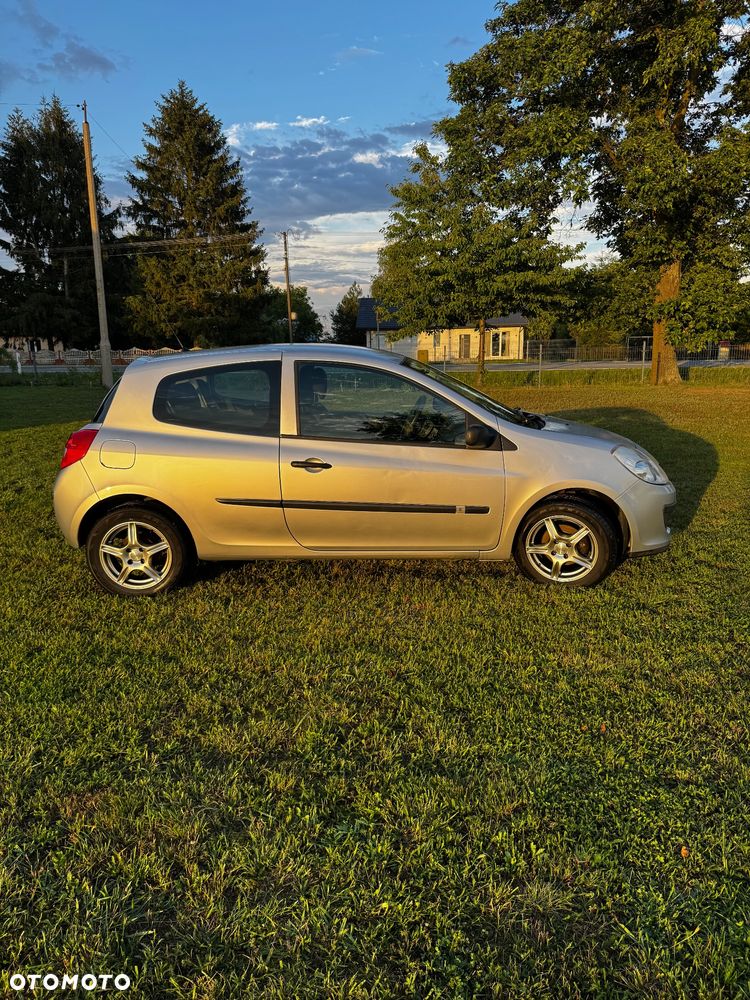 Renault Clio 1.2 16V Dynamique - 2