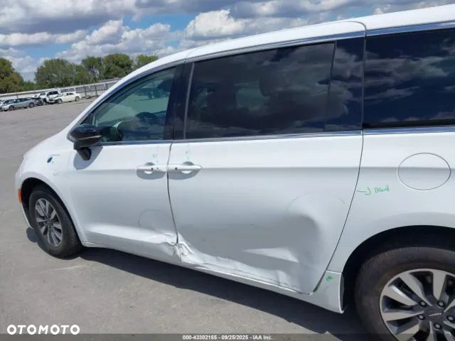 Chrysler Pacifica - 11