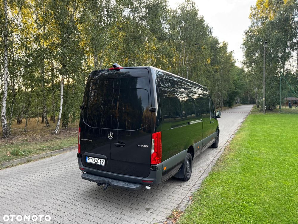 Mercedes-Benz Sprinter - 4