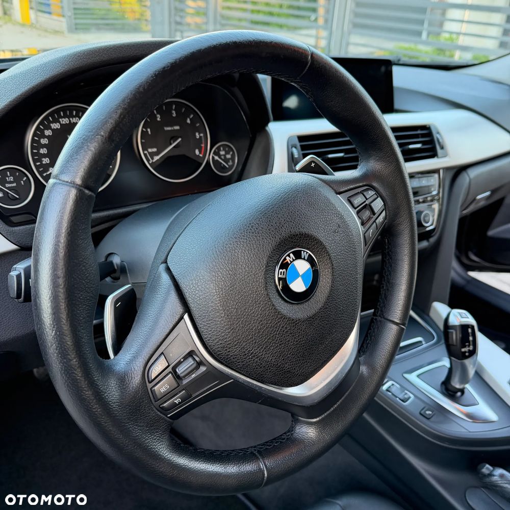 BMW Seria 3 320d xDrive - 14