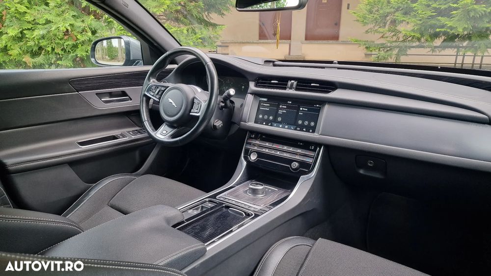 Jaguar XF - 4