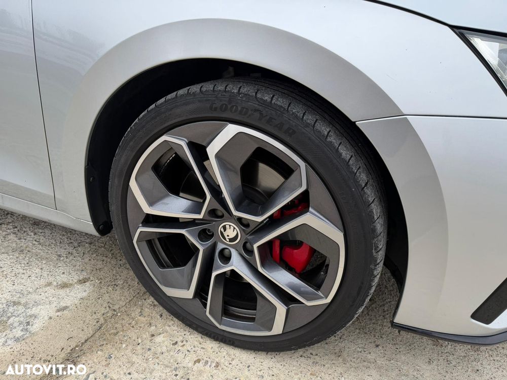 Skoda Octavia 2.0 245 TSI DSG RS - 36
