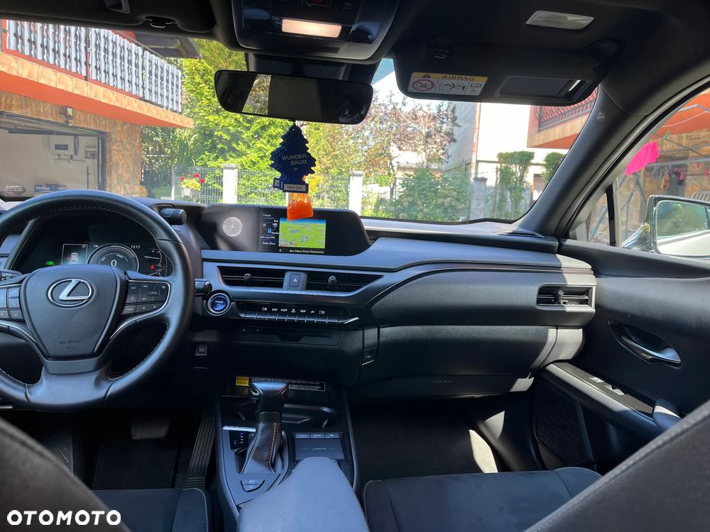Lexus UX - 13