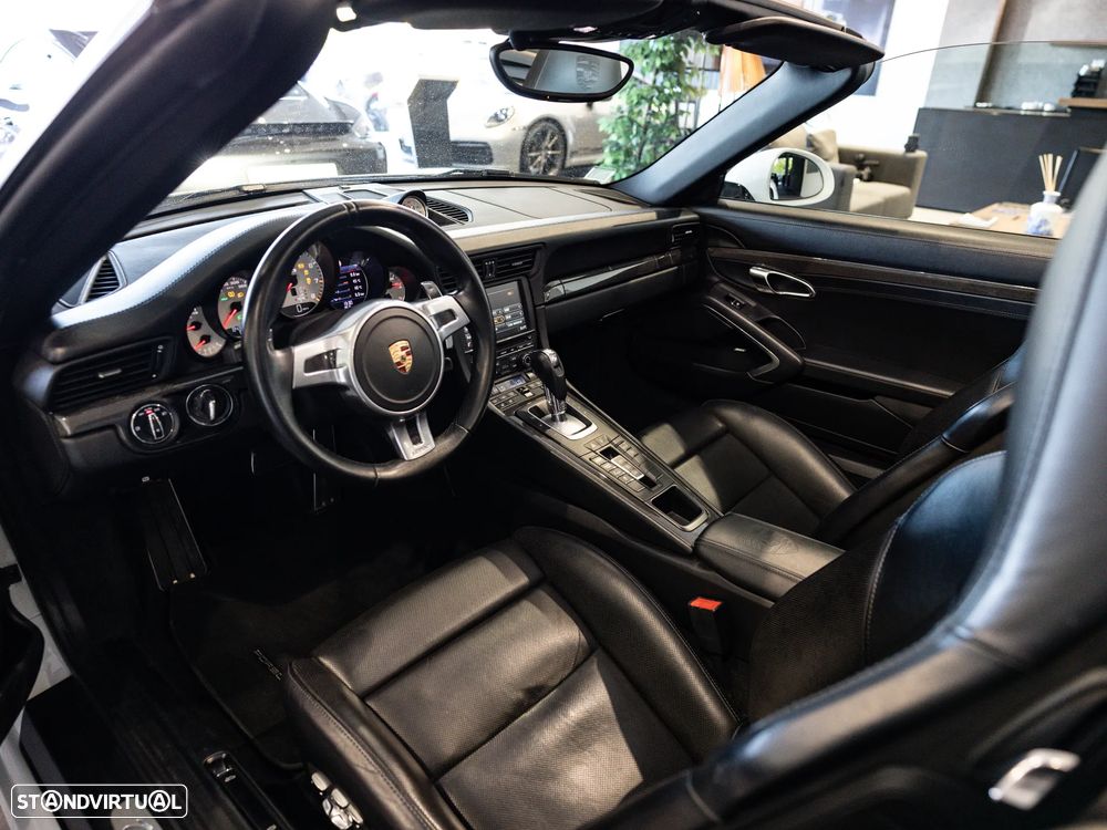 Porsche 911 (991) Turbo S Cabriolet - 38