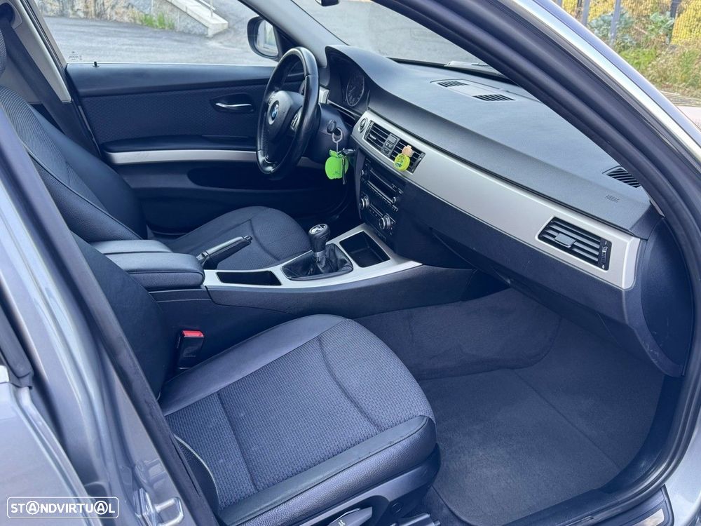 BMW 320 d Touring - 7