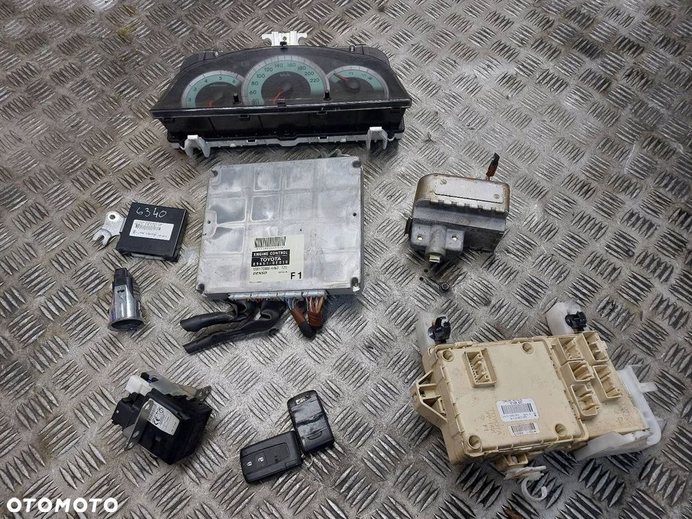 ZESTAW STARTOWY STACYJKA TOYOTA COROLLA VERSO II 2.0 D4D 89661-0F010 - 1