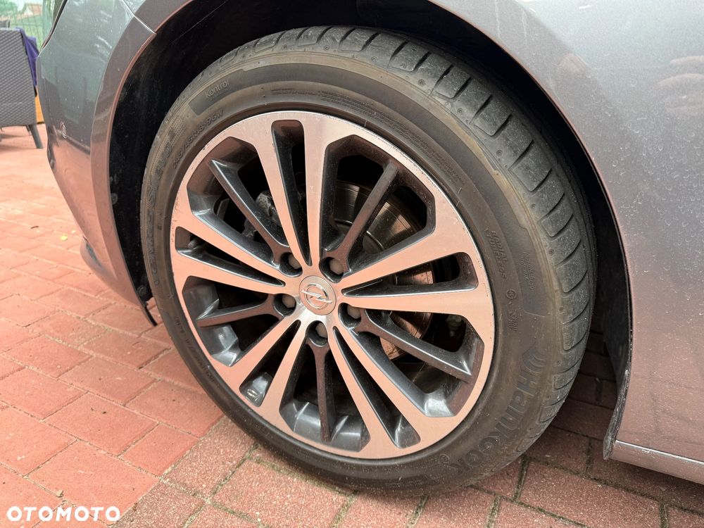 Opel Insignia - 25