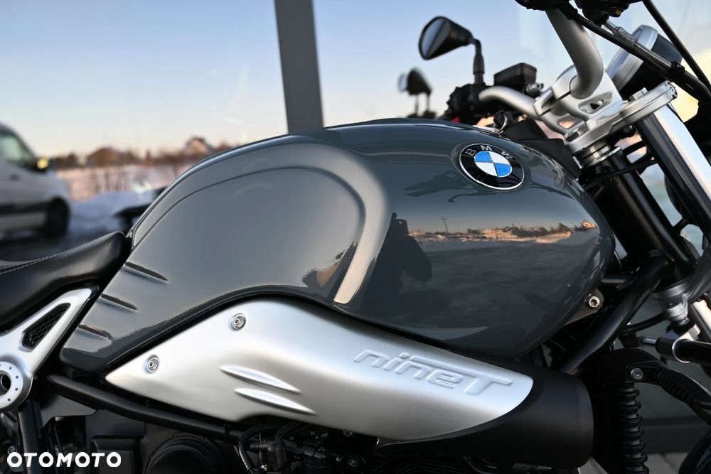 BMW R - 22