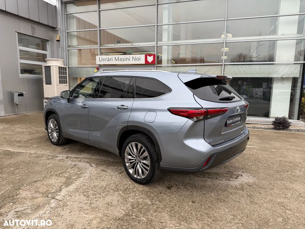 Toyota Highlander 2.5 L Hybrid Dynamic Force 248CP Exclusive Metallic - 2