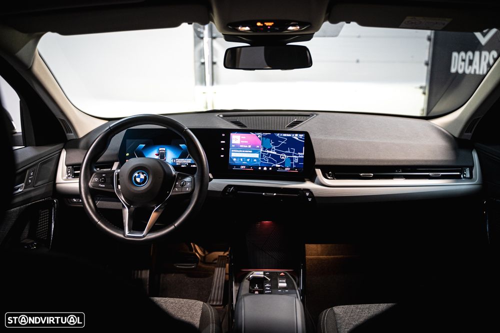 BMW iX2 eDrive20 - 16